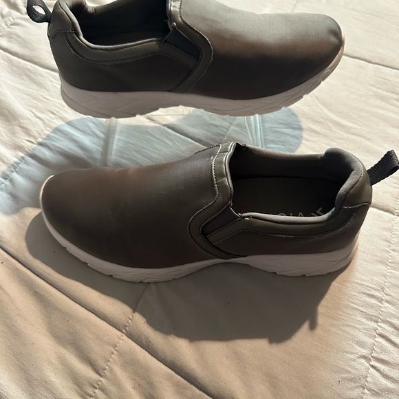 Vionic Gray Men's Slip-On Loafers - Picture 3 of 9